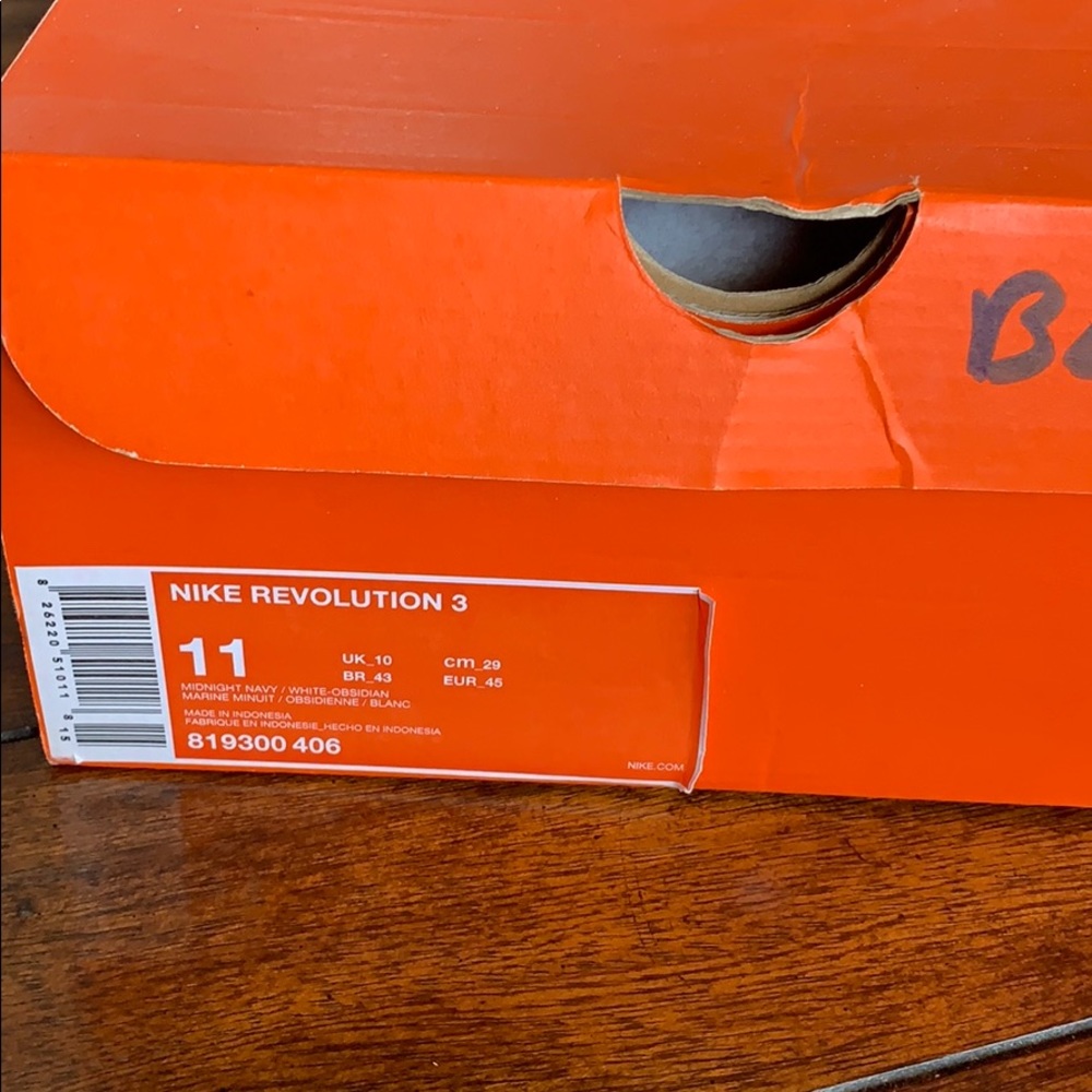 Nike Revolution 3 size 11